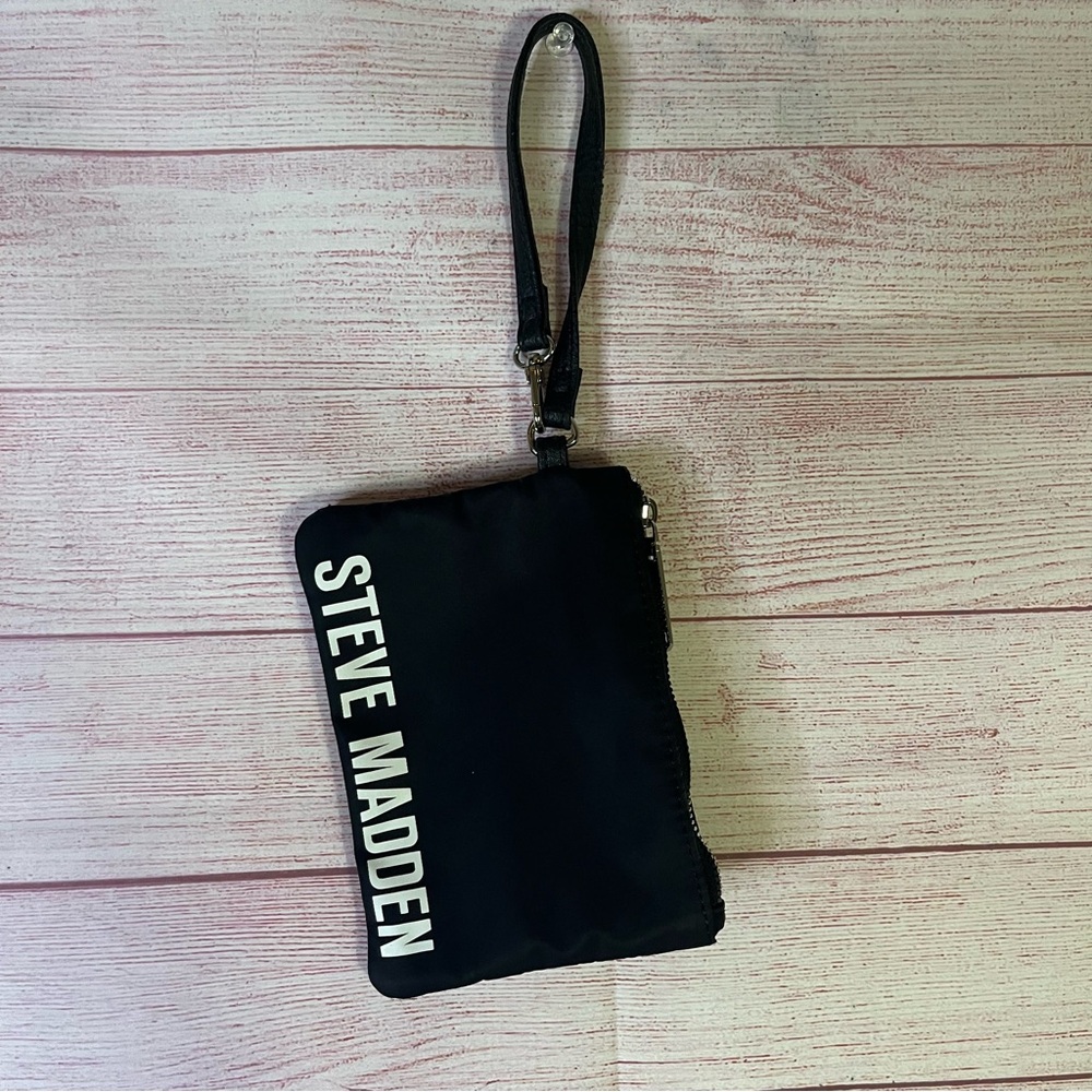 Steve Madden Black White Wristlet